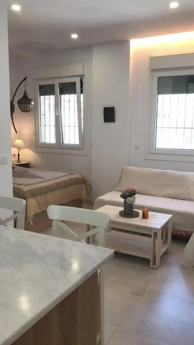 Estudio Moderno, Coqueto, Centrico Y Muy Funcional タリファ スペイン